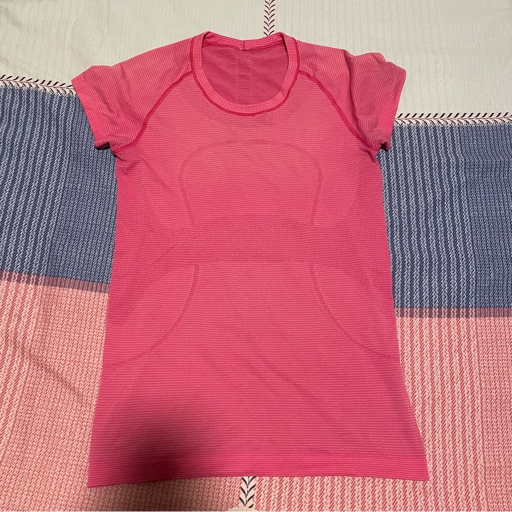 Lululemon swiftly tech shirt